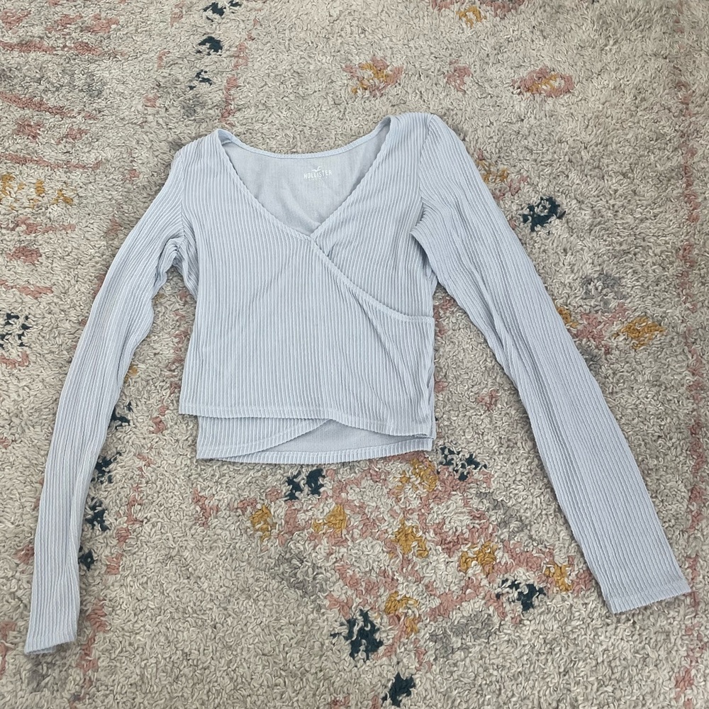 Hollister Women’s, light blue, long sleeve top size M